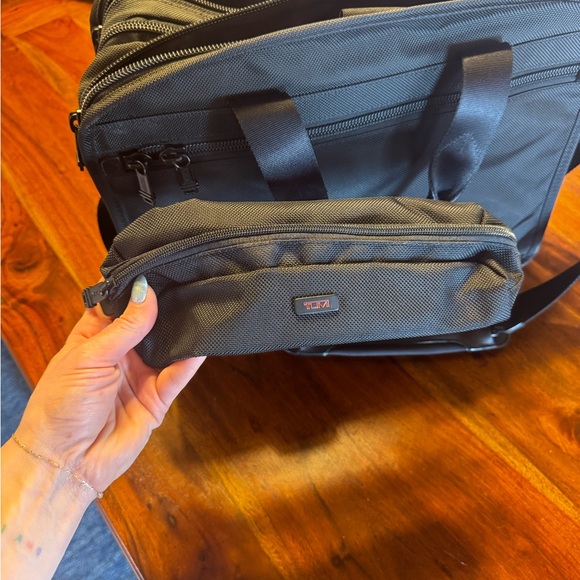 Tumi Organizer Portfolio Brief - Picture 5 of 7